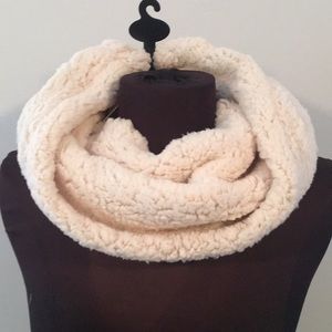 NWT Faux Fur Sherpa Infinity Loop.